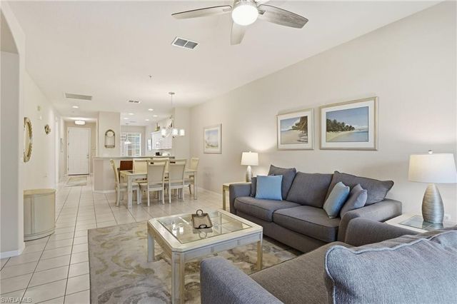 4873 Hampshire CT # 104, Naples, FL 34112