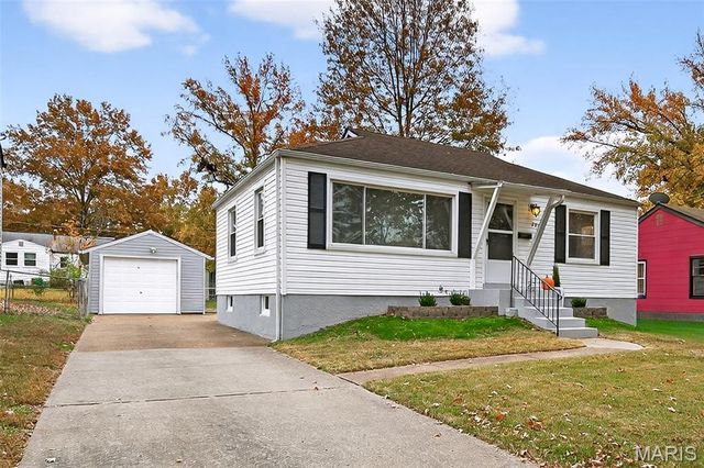 2000 Falcon Drive, St Louis, MO 63133