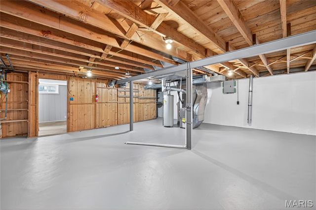 2000 Falcon Drive, St Louis, MO 63133