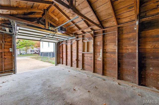 2000 Falcon Drive, St Louis, MO 63133