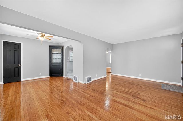 2000 Falcon Drive, St Louis, MO 63133