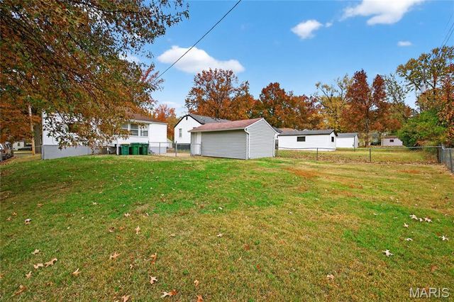 2000 Falcon Drive, St Louis, MO 63133