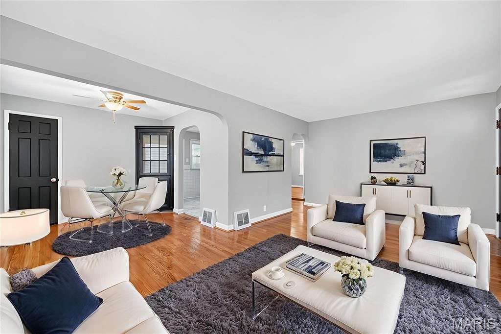 2000 Falcon Drive, St Louis, MO 63133