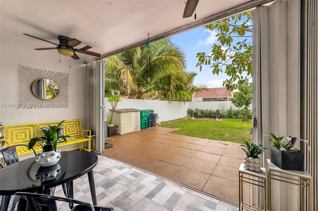 10305 SW 154th Cir Ct 26, Miami, FL 33196