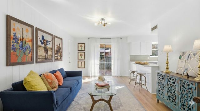 5835 E University Boulevard B, Dallas, TX 75206