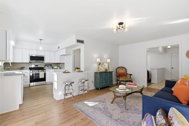 5835 E University Boulevard B, Dallas, TX 75206