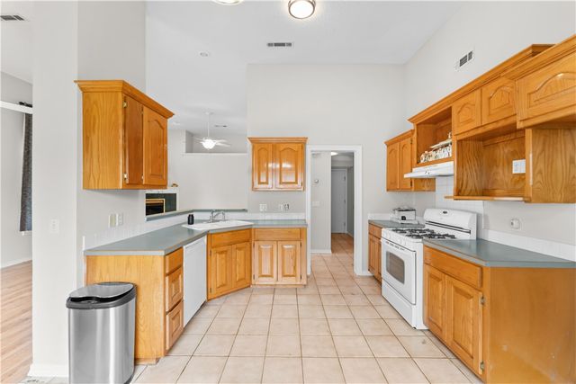 482 Clearwood Avenue, Springdale, AR 72764