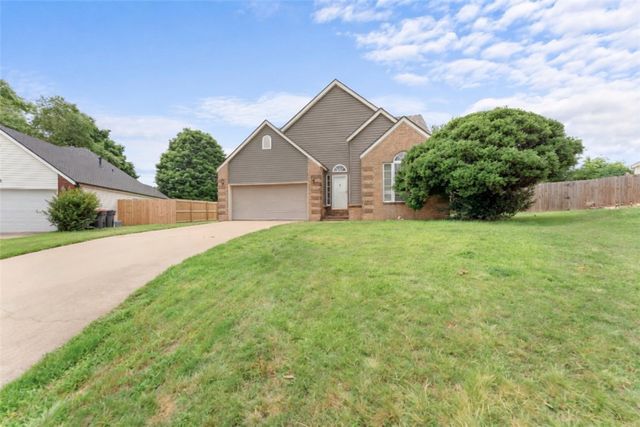 482 Clearwood Avenue, Springdale, AR 72764