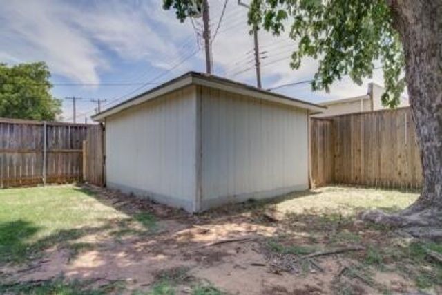 2611 49th Street, Lubbock, TX 79413