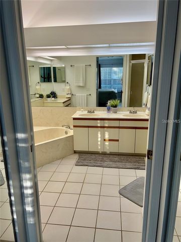 7186 LAKESIDE DRIVE, Sarasota, FL 34243