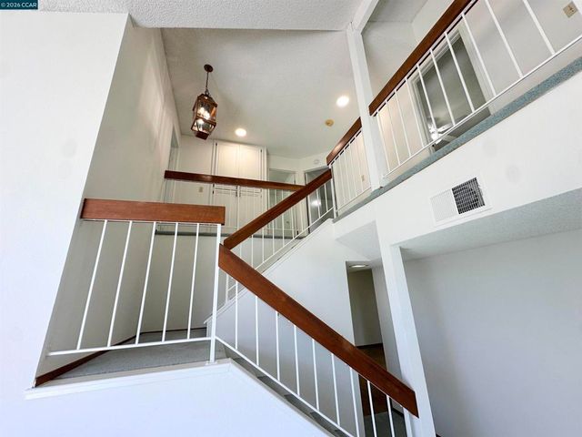 4864 Shadowfalls Dr, Martinez, CA 94553