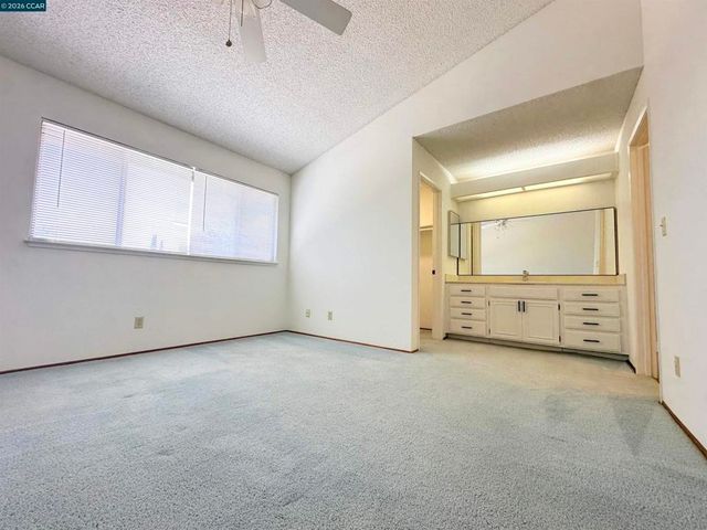 4864 Shadowfalls Dr, Martinez, CA 94553