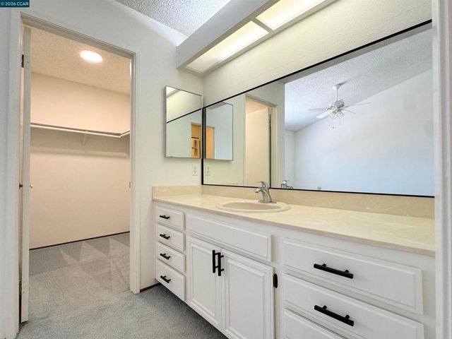4864 Shadowfalls Dr, Martinez, CA 94553
