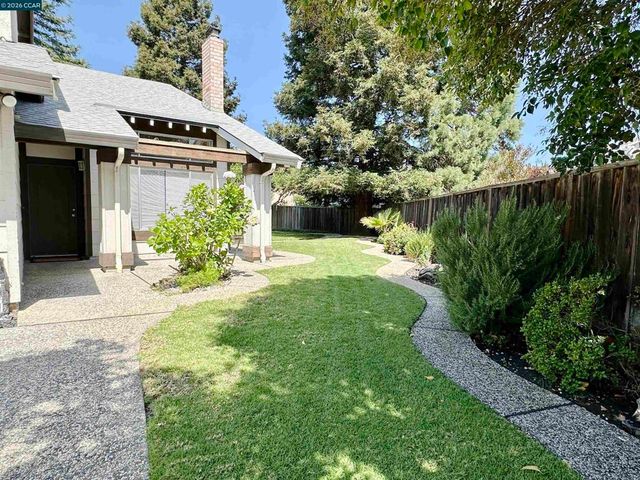 4864 Shadowfalls Dr, Martinez, CA 94553