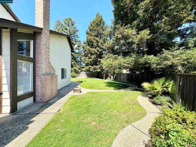 4864 Shadowfalls Dr, Martinez, CA 94553