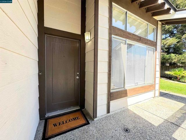 4864 Shadowfalls Dr, Martinez, CA 94553