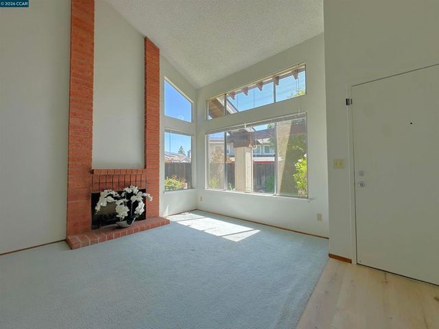 4864 Shadowfalls Dr, Martinez, CA 94553
