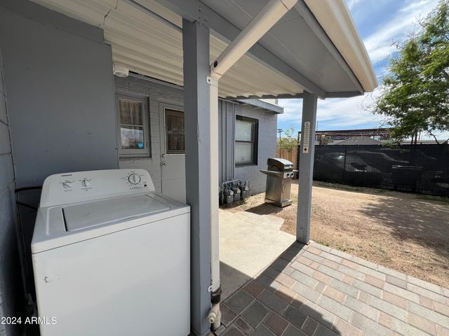 9502 N 2ND Place, Phoenix, AZ 85020