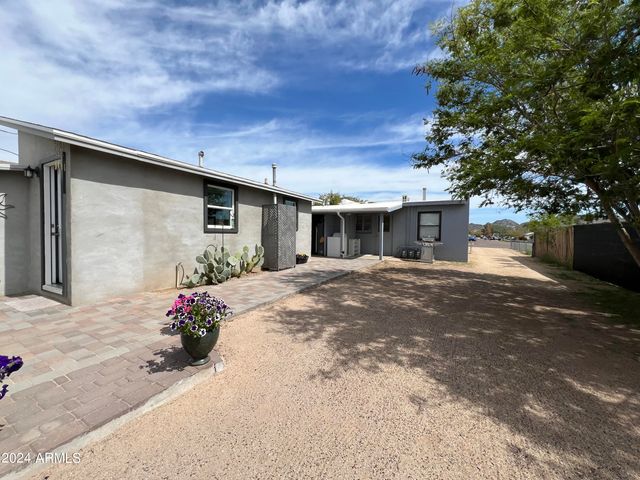 9502 N 2ND Place, Phoenix, AZ 85020