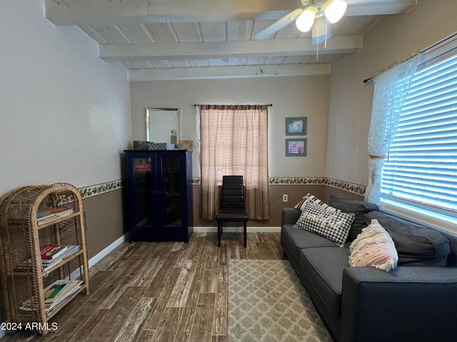 9502 N 2ND Place, Phoenix, AZ 85020