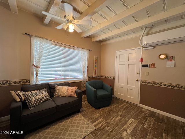 9502 N 2ND Place, Phoenix, AZ 85020