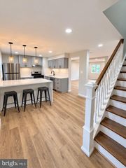 8058 SAINT ANNES CT #8058, Alexandria, VA 22309
