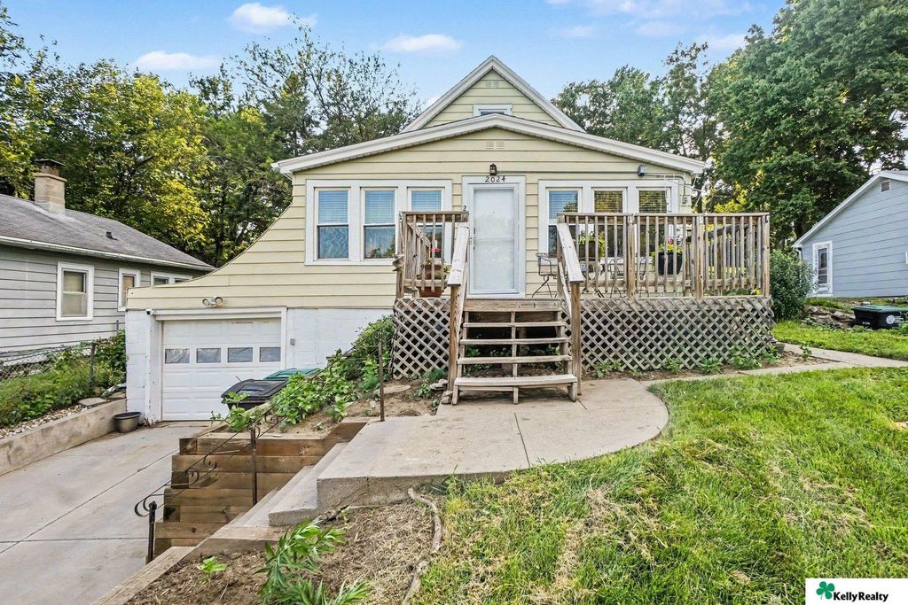 2024 N 67th Street, Omaha, NE 68104