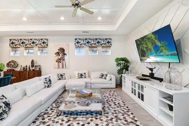 9260 SANDERS TREE LOOP, Wesley Chapel, FL 33545
