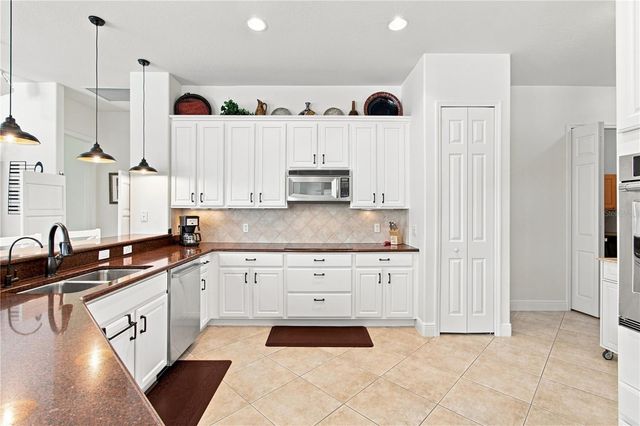 662 SHOREHAVEN DR, Poinciana, FL 34759