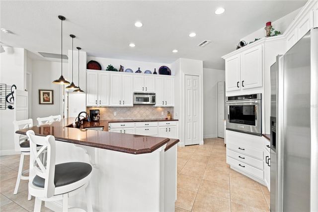 662 SHOREHAVEN DR, Poinciana, FL 34759