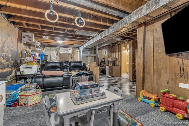 10036 Ruth Avenue, Allen Park, MI 48101