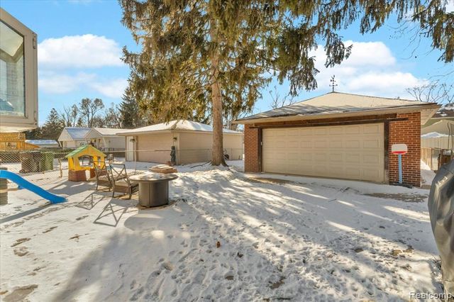 10036 Ruth Avenue, Allen Park, MI 48101