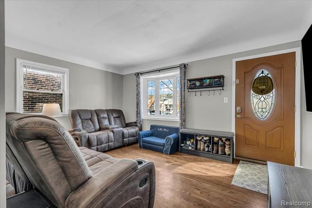 10036 Ruth Avenue, Allen Park, MI 48101