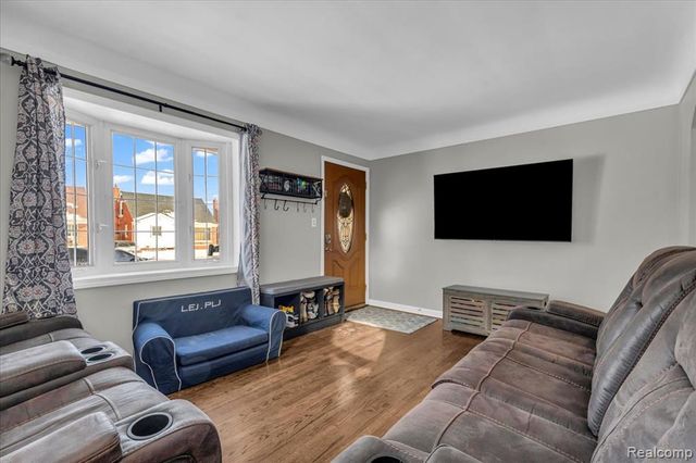 10036 Ruth Avenue, Allen Park, MI 48101