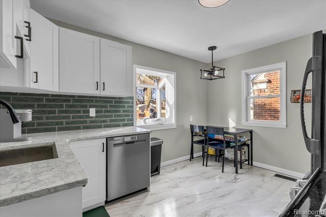 10036 Ruth Avenue, Allen Park, MI 48101