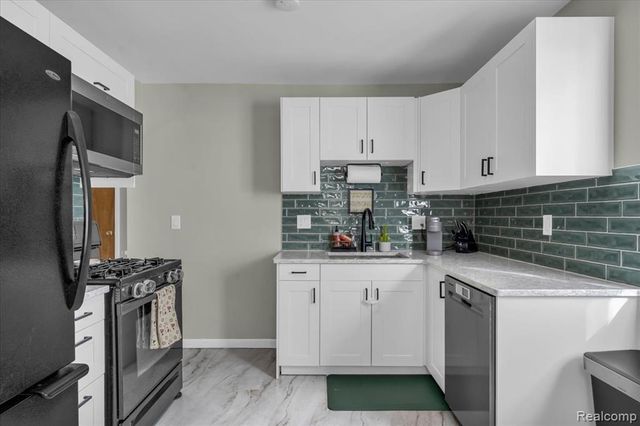 10036 Ruth Avenue, Allen Park, MI 48101