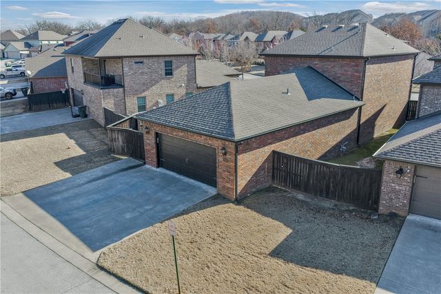 529 N Salem Road, Fayetteville, AR 72704