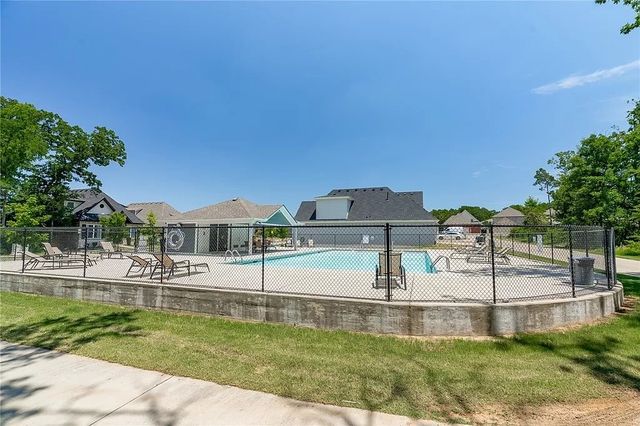 529 N Salem Road, Fayetteville, AR 72704