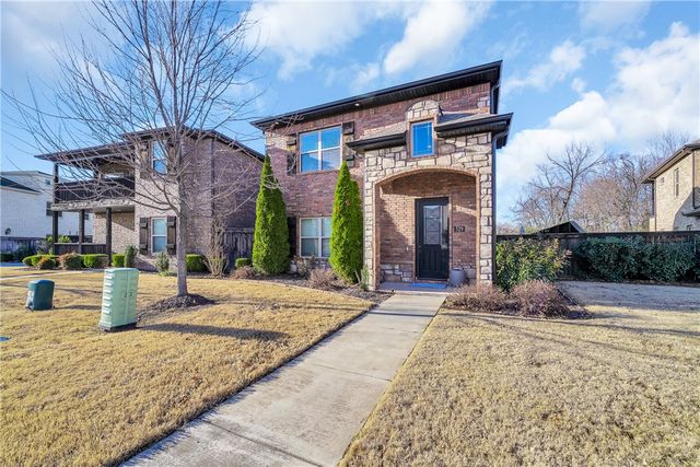 529 N Salem Road, Fayetteville, AR 72704