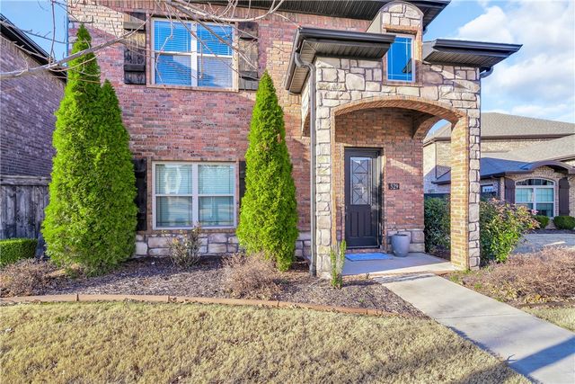 529 N Salem Road, Fayetteville, AR 72704