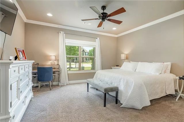 529 N Salem Road, Fayetteville, AR 72704