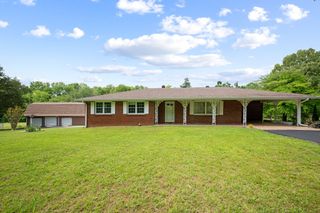 915 Taylor Circle, Burns, TN 37029