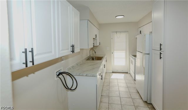 3307 SE 15th PL 2, Cape Coral, FL 33904