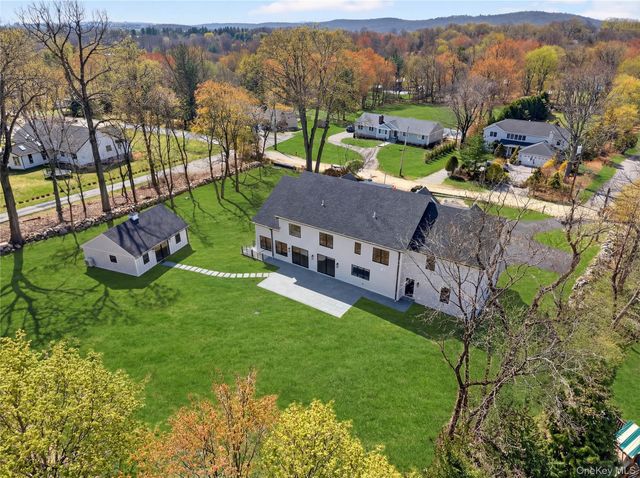 43 Hilltop Lane, Thornwood, NY 10594
