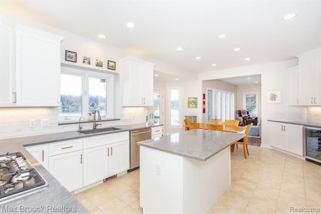 7080 Colony Drive, West Bloomfield, MI 48323