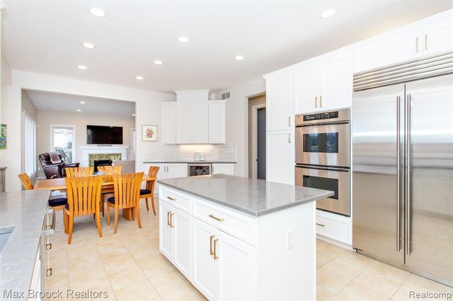 7080 Colony Drive, West Bloomfield, MI 48323
