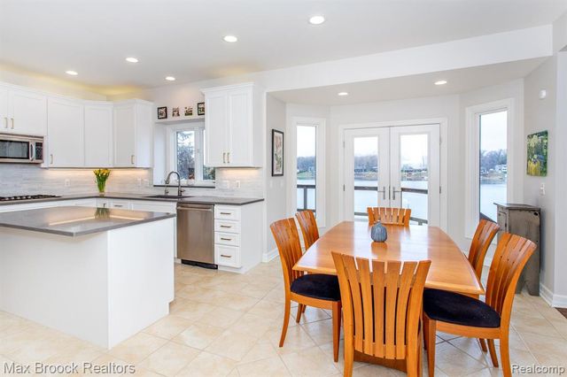 7080 Colony Drive, West Bloomfield, MI 48323