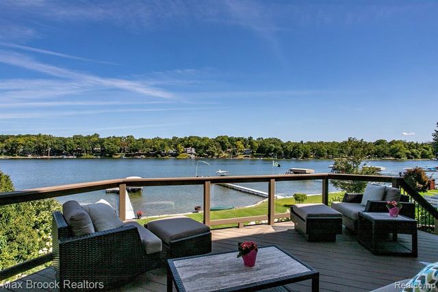 7080 Colony Drive, West Bloomfield, MI 48323