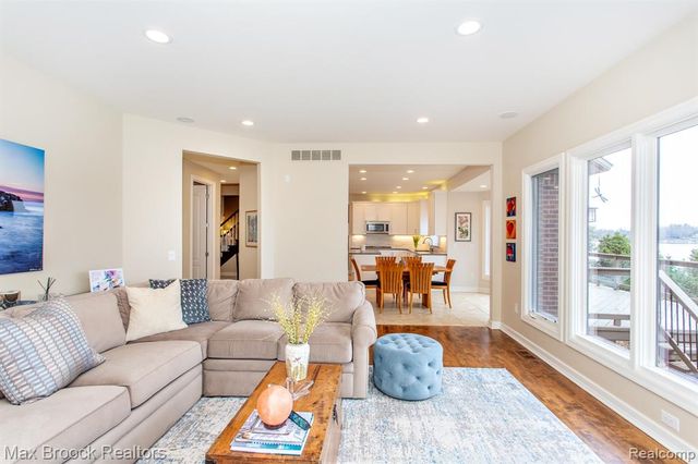 7080 Colony Drive, West Bloomfield, MI 48323