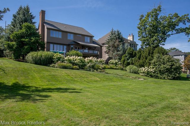 7080 Colony Drive, West Bloomfield, MI 48323